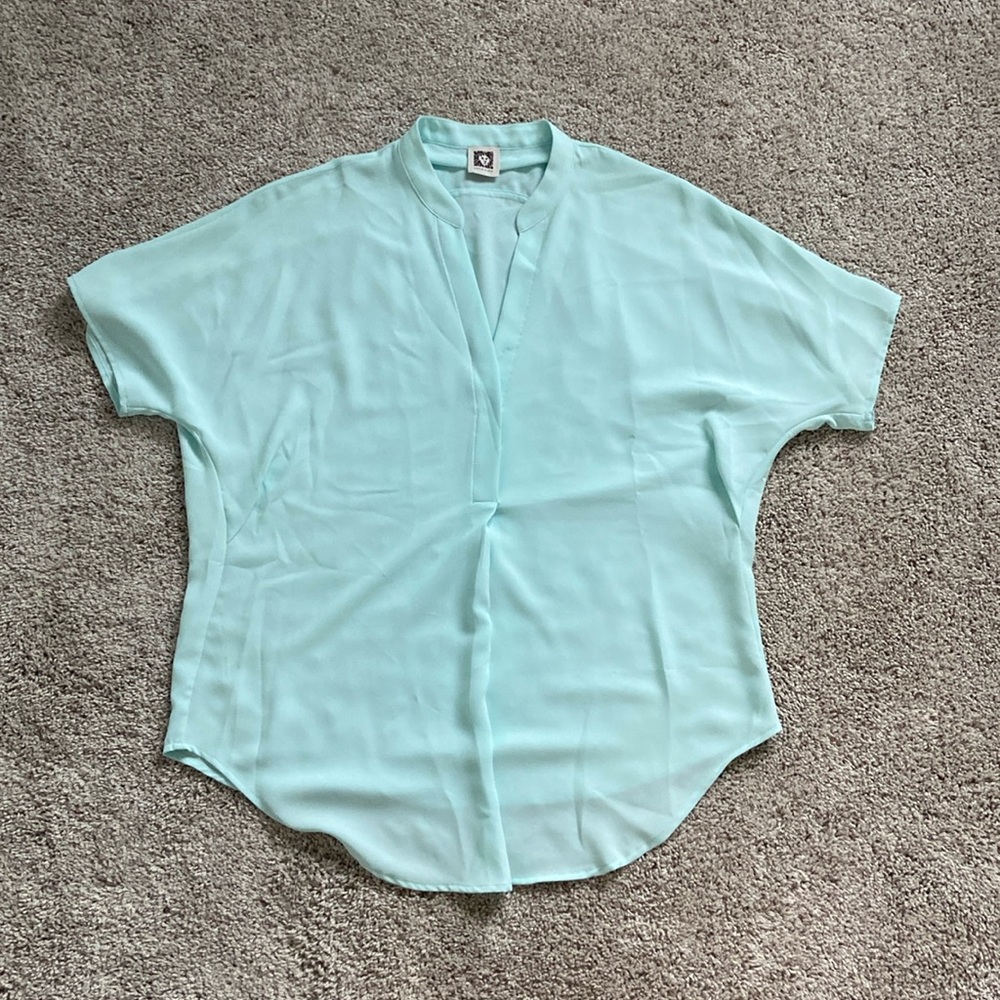 Anne Klein • Mint V Neck Short Sleeve Blouse